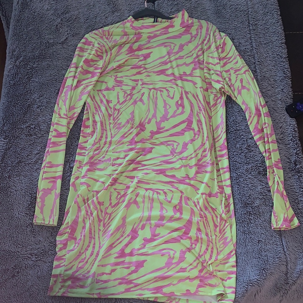 Pretty little thing xl size 14/16 dress with tags